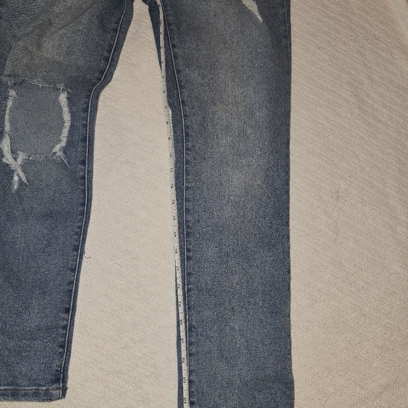 Altar'd State Straight Leg Distresses SALLY style, Stretch Jeans Size 7 - Picture 10 of 11